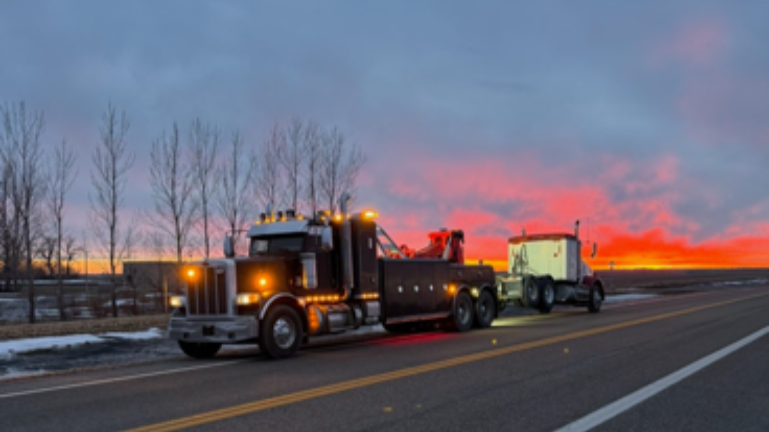 Long-Distance Semi Towing Across I-94, I-29, and US-2: What to Expect on Long-Haul Recoveries